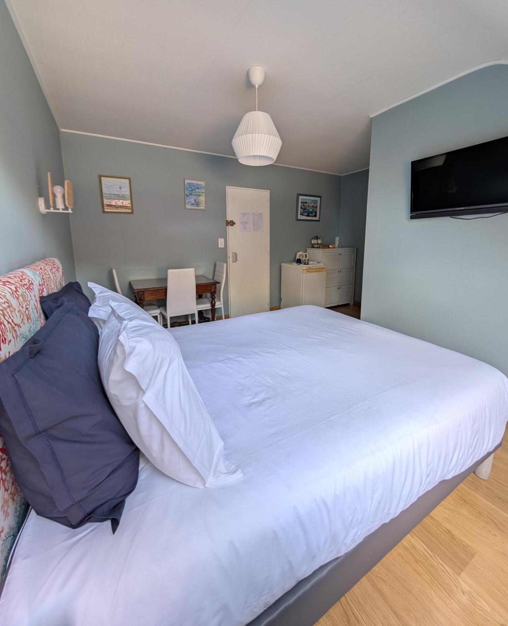 ユイヌ・シュル・メール A L Ombre Du Mont Saint Michel Bed & Breakfast エクステリア 写真