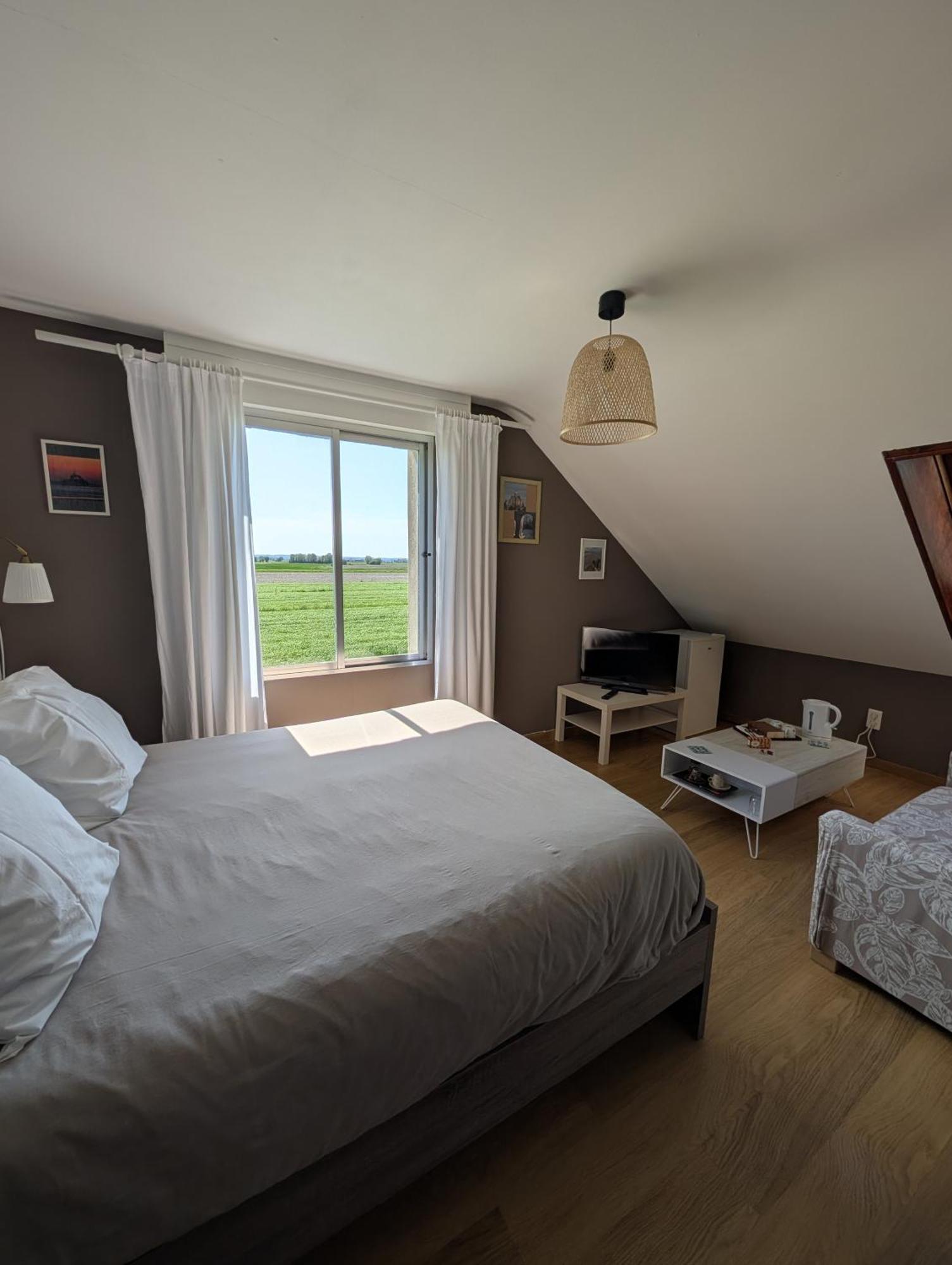 ユイヌ・シュル・メール A L Ombre Du Mont Saint Michel Bed & Breakfast エクステリア 写真