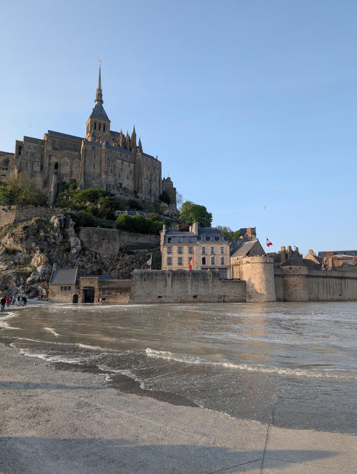 ユイヌ・シュル・メール A L Ombre Du Mont Saint Michel Bed & Breakfast エクステリア 写真