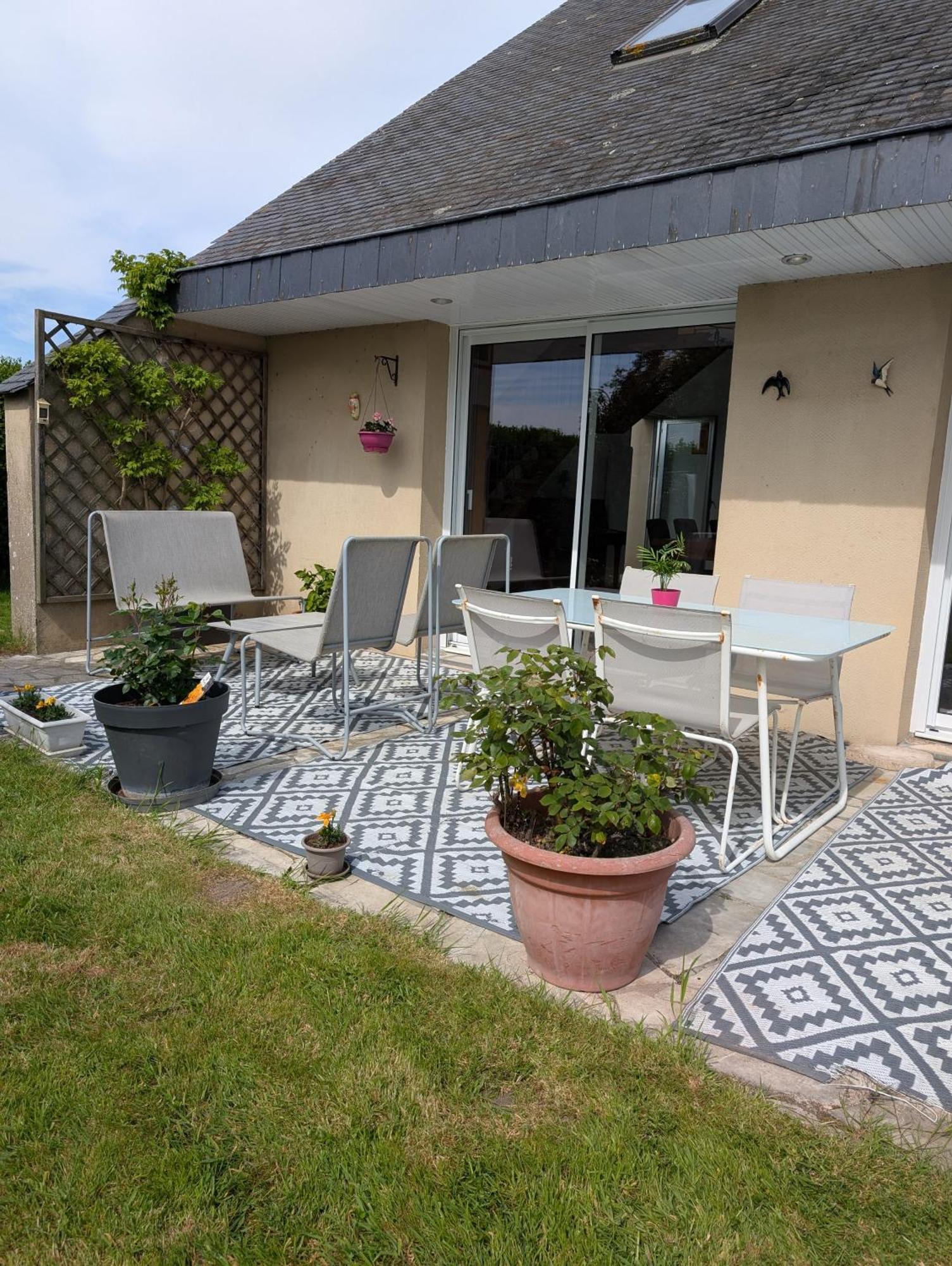 ユイヌ・シュル・メール A L Ombre Du Mont Saint Michel Bed & Breakfast エクステリア 写真